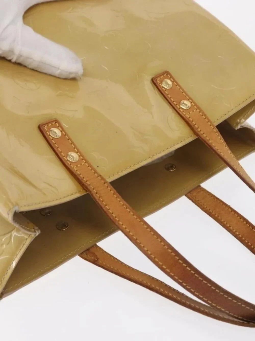 LOUIS VUITTON Monogram Vernis Reade MM Hand Bag Beige - Picture 9 of 16